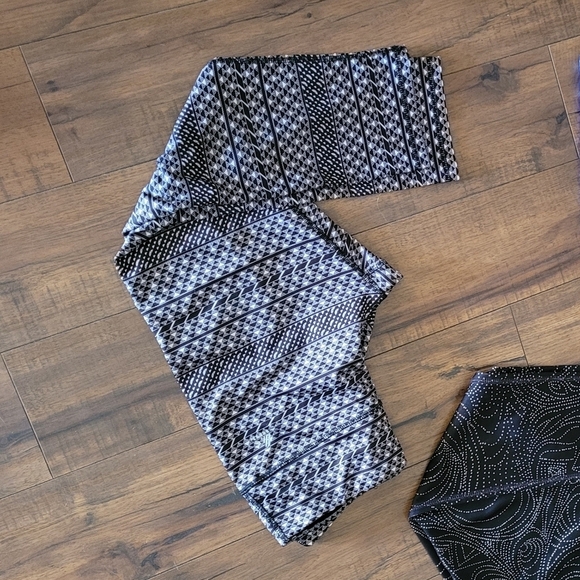 Assorted - Legging Bundle‎ Set of 3 - Picture 3 of 5